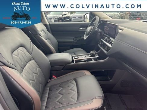 New 2026 Nissan Pathfinder Platinum image 23