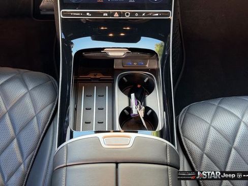 Used 2024 Mercedes-Benz S 580 4MATIC Sedan w/ AMG Line image 17