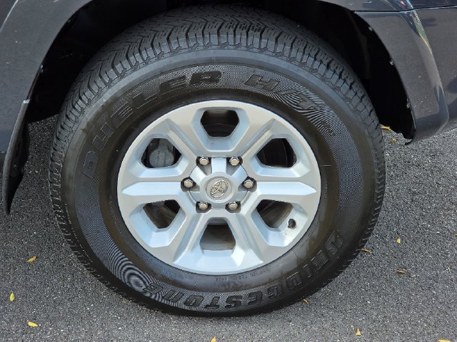 Used 2024 Toyota 4Runner SR5 Premium w/ Moonroof Package AWD/4WD image 9