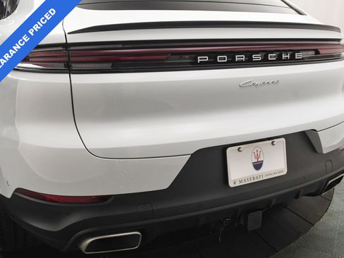 Used 2024 Porsche Cayenne Coupe image 20