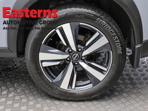Used 2023 Nissan Rogue SL AWD/4WD image 8