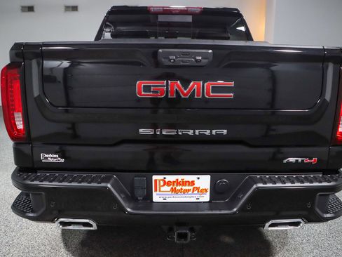 Used 2023 GMC Sierra 1500 AT4 w/ Technology Package AWD/4WD image 8