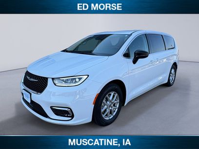 Used 2024 Chrysler Pacifica Touring-L