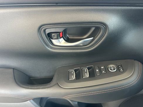 Used 2025 Honda HR-V Sport image 11