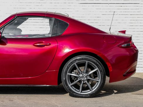 Used 2019 MAZDA MX-5 Miata RF Grand Touring image 12