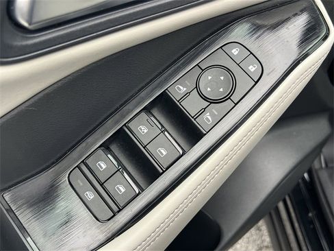 Certified 2024 Nissan Rogue SV image 19