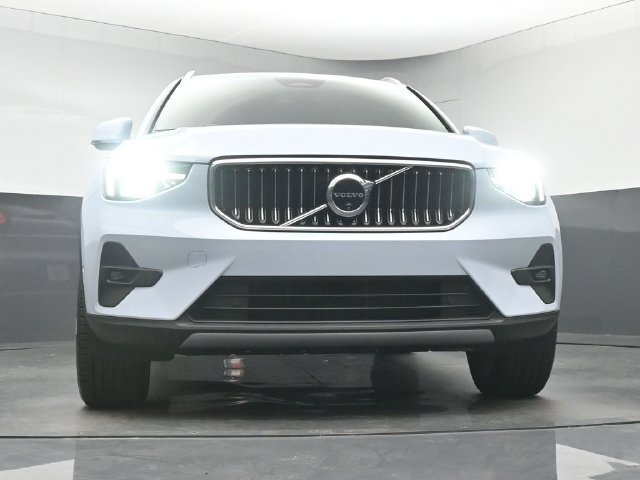 Used 2024 Volvo XC40 B5 Ultimate AWD/4WD image 36