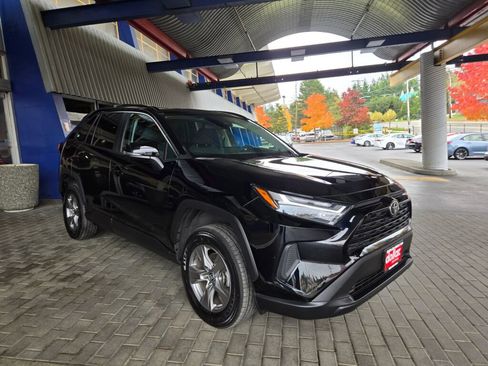 Used 2024 Toyota RAV4 XLE w/ Convenience Package image 3