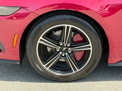 Used 2025 Ford Mustang Coupe RWD image 26