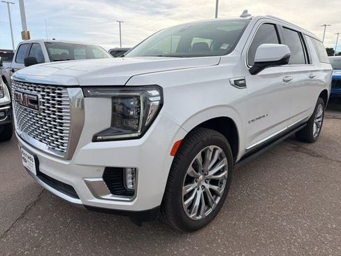 Used 2022 GMC Yukon XL Denali AWD/4WD image 5