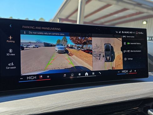 New 2026 BMW 330i Sedan w/ Premium Package image 25