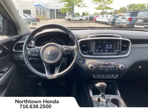 Used 2017 Kia Sorento EX w/ EX V6 Premium Package image 17