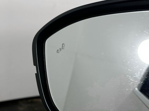 Used 2025 Nissan Pathfinder SV image 16