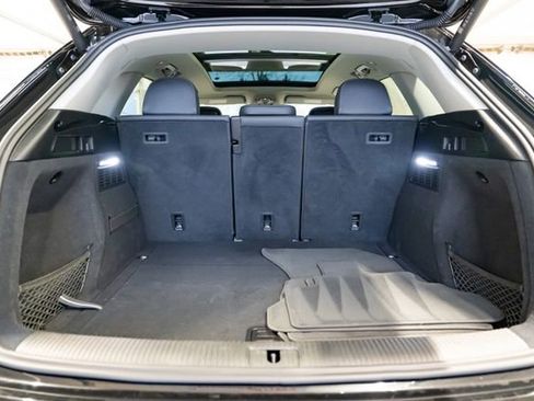 Used 2023 Audi Q5 2.0T Premium image 8