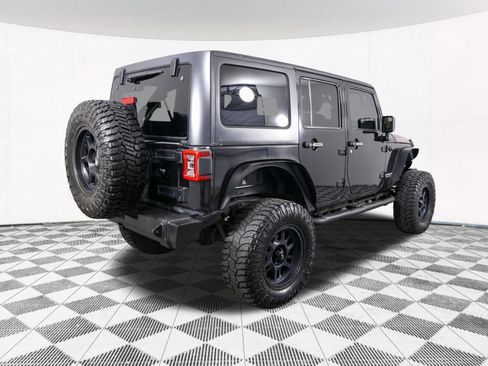 Used 2017 Jeep Wrangler Unlimited Rubicon w/ Connectivity Group AWD/4WD image 48