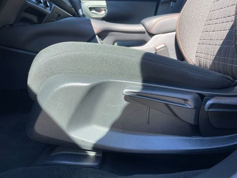 Certified 2025 Honda HR-V Sport image 24