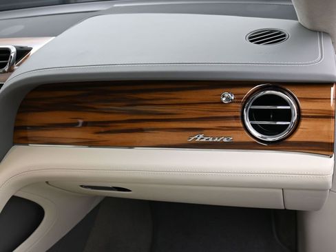 New 2025 Bentley Bentayga image 34