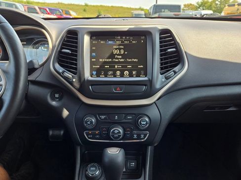 Used 2017 Jeep Cherokee Limited AWD/4WD image 20