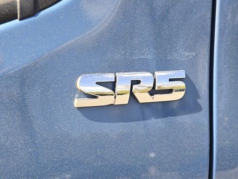Used 2019 Toyota Tacoma SR5 AWD/4WD image 18
