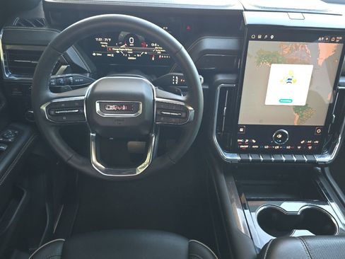 Used 2025 GMC Yukon XL Elevation AWD/4WD image 14
