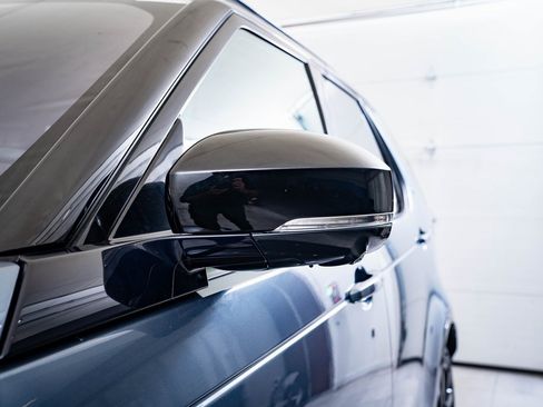 Used 2023 Land Rover Discovery S R-Dynamic image 15