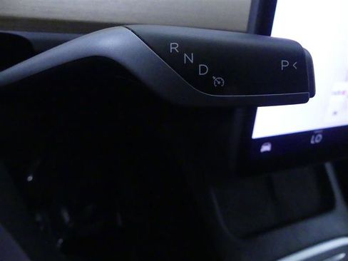 Used 2023 Tesla Model Y AWD image 18