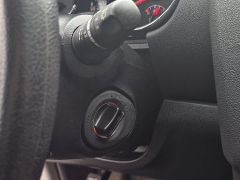 Used 2012 Nissan Rogue SV AWD/4WD image 29