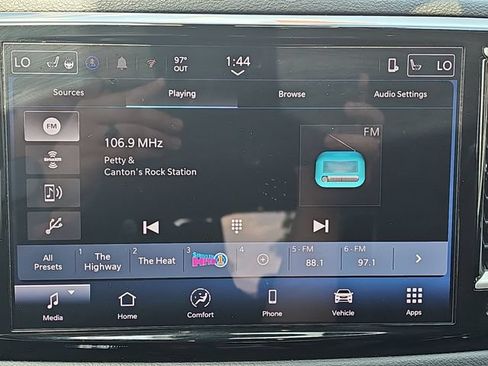 Used 2025 Chrysler Pacifica Select FWD image 14
