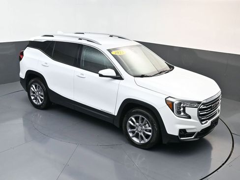 Used 2023 GMC Terrain SLT image 14