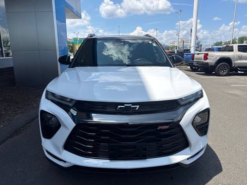 Used 2023 Chevrolet TrailBlazer RS w/ Convenience Package FWD image 3