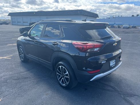 Used 2025 Chevrolet TrailBlazer LT AWD/4WD image 5