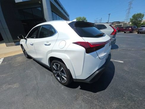 Used 2024 Lexus UX 250h AWD w/ Premium Package image 2