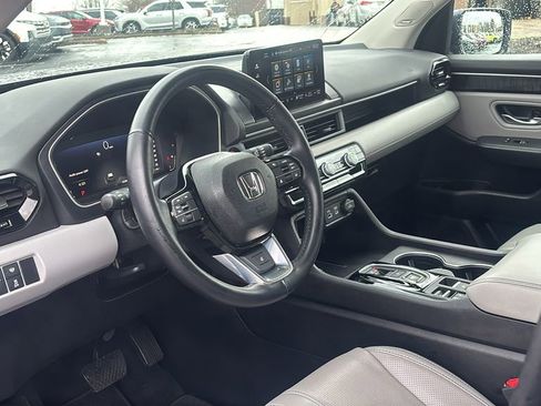 Used 2023 Honda Pilot Elite image 24