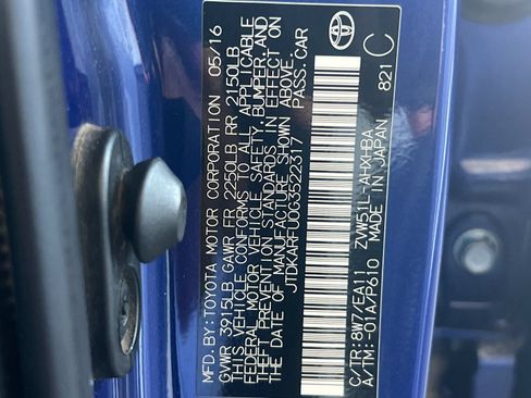 Used 2016 Toyota Prius Three Touring w/ Preferred Accessory Package FWD image 29