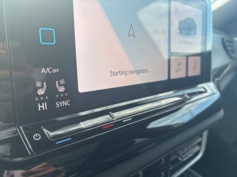 New 2026 Volkswagen Atlas Cross Sport SE AWD/4WD image 32