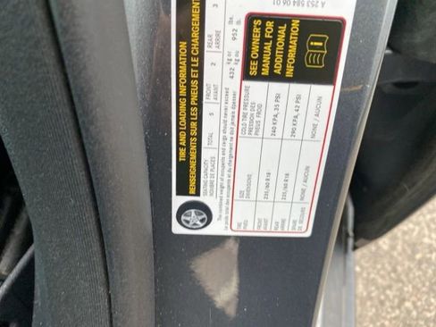 Used 2018 Mercedes-Benz GLC 300 4MATIC image 28