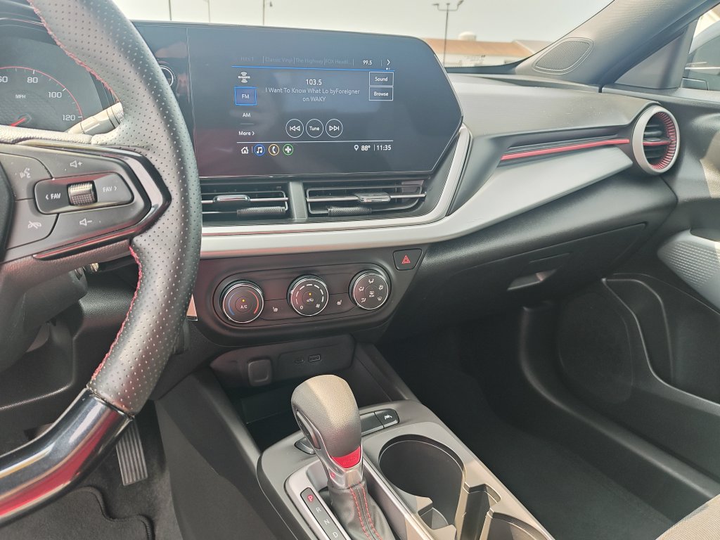 Used 2025 Chevrolet Trax RS w/ Driver Confidence Package FWD image 22