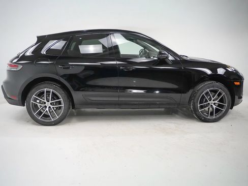 Certified 2026 Porsche Macan AWD/4WD image 9