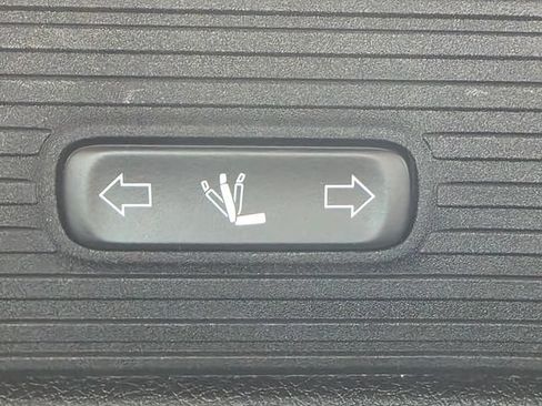 Used 2023 Jeep Wagoneer Series III w/ Preferred Equipment Group AWD/4WD image 44