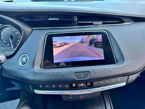 Used 2020 Cadillac XT4 Premium Luxury FWD image 30