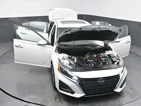 Used 2023 Nissan Altima 2.5 SV w/ SV Premium Package image 38