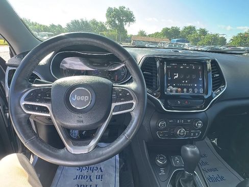 Used 2019 Jeep Cherokee Limited AWD/4WD image 16
