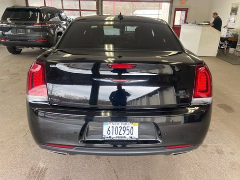 Used 2021 Chrysler 300 S image 11