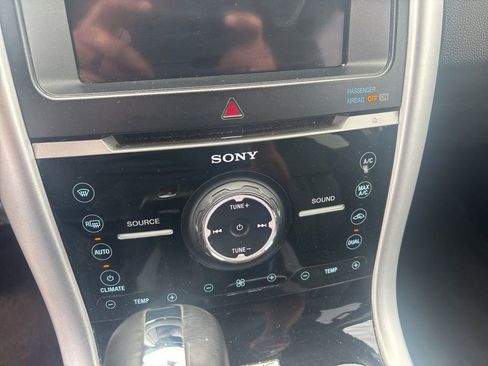 Used 2011 Ford Edge Limited image 12