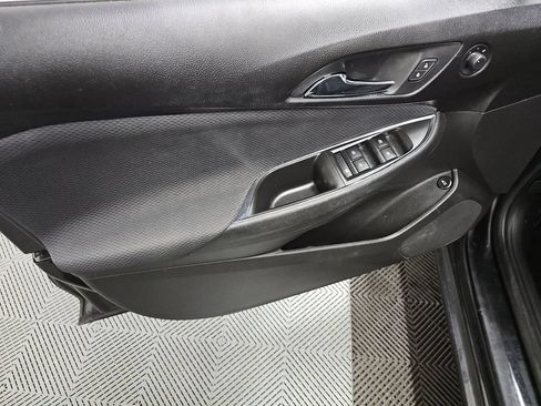 Used 2019 Chevrolet Cruze LT FWD image 3