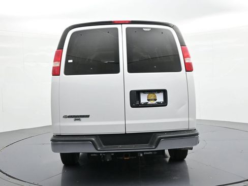 Used 2018 Chevrolet Express 3500 LT w/ LT Preferred Equipment Group RWD image 7