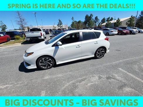 Used 2018 Toyota Corolla iM image 8