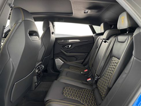 Used 2022 Lamborghini Urus image 23