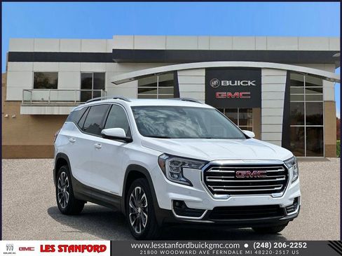 Used 2024 GMC Terrain SLT w/ Tech Package FWD image 8