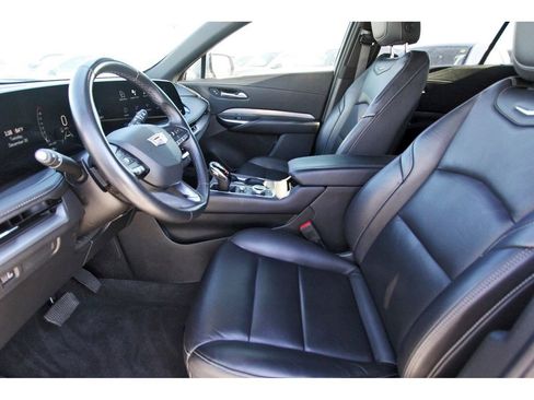 Certified 2024 Cadillac XT4 Premium Luxury image 6